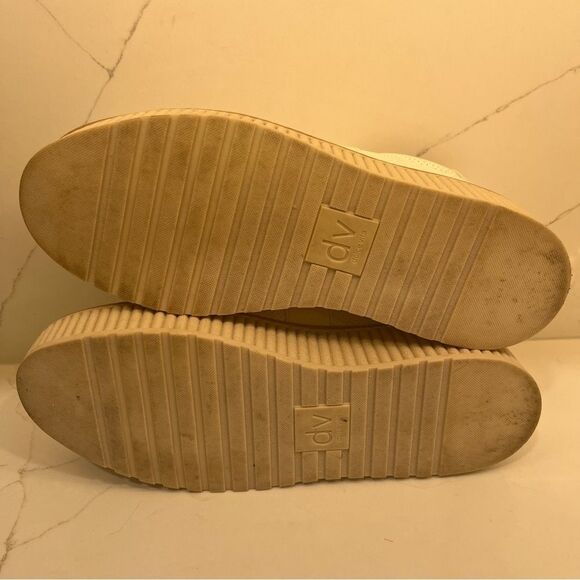 DV by Dolce Vita Cream Platforms - Picture 6 of 7